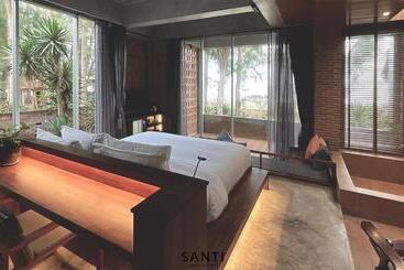 استراحتگاه Santi Beach Retreat