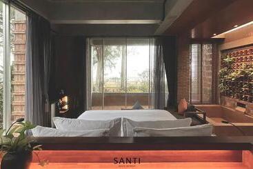 استراحتگاه Santi Beach Retreat
