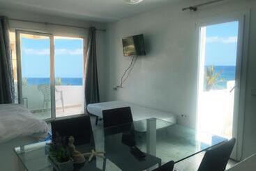 Thee Ibiza Suites Ushuaia Beach