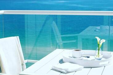 Thee Ibiza Suites   Ushuaia Beach