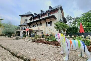 Bed and Breakfast Le Manoir Cluny