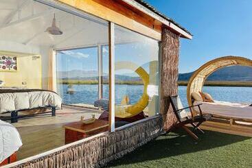 住宿加早餐  Uros Samay Qilla Lodge
