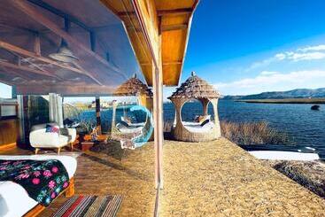 住宿加早餐  Uros Samay Qilla Lodge