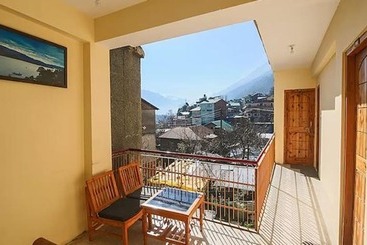Fabhotel Green View
