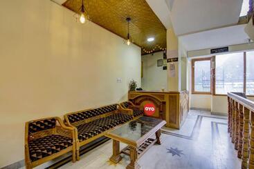 هتل Oyo Flagship 81319  Aarohi
