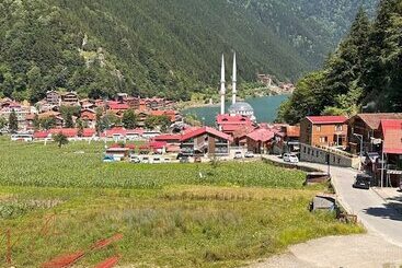 هتل Paradi̇se Lake