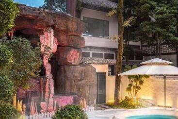 هتل Urcove By Hyatt Qingcheng Mountain Hot Spring