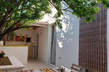 پانسیون Nunnu Pati Apartment