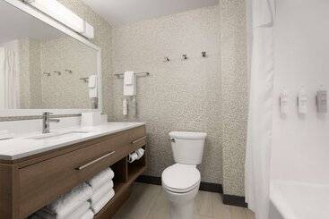 هتل Home2 Suites By Hilton Durham University Medical Center