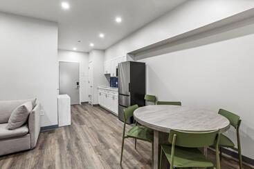 هتل Seaport Suites