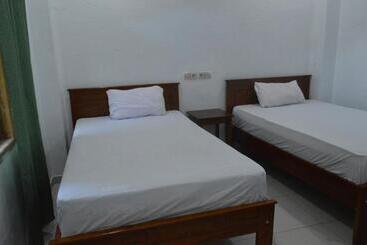 پانسیون Mahoni Guest House Labuan Bajo