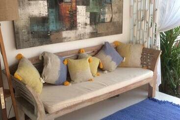 تختخواب و صبحانه De Coco Bungalows