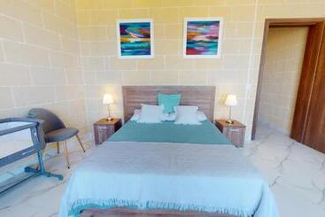 Dubhlina   Luxury Bed & Breakfast   Gozo - Zebbug