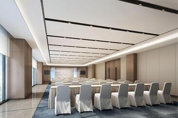 Отель Fairfield By Marriott Zibo