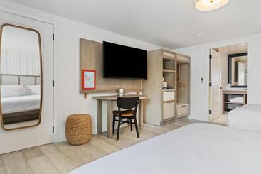 Отель Greyfinch Chatham Inn
