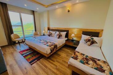 酒店 Pinerock Resort, Mussoorie ! Luxury Rooms ! Mountain View ! Open Terrace ! Cafe