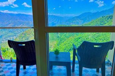 酒店 Pinerock Resort, Mussoorie ! Luxury Rooms ! Mountain View ! Open Terrace ! Cafe