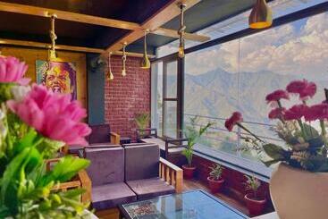 酒店 Pinerock Resort, Mussoorie ! Luxury Rooms ! Mountain View ! Open Terrace ! Cafe