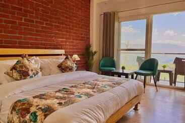 酒店 Pinerock Resort, Mussoorie ! Luxury Rooms ! Mountain View ! Open Terrace ! Cafe