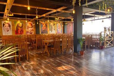 酒店 Pinerock Resort, Mussoorie ! Luxury Rooms ! Mountain View ! Open Terrace ! Cafe