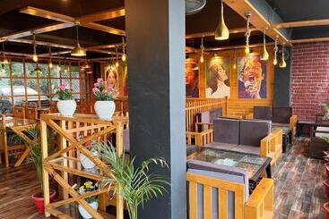 酒店 Pinerock Resort, Mussoorie ! Luxury Rooms ! Mountain View ! Open Terrace ! Cafe