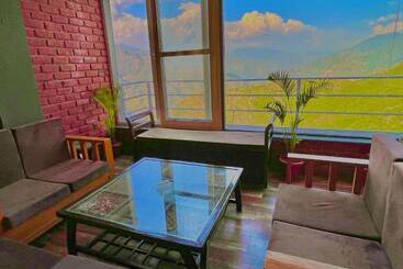 酒店 Pinerock Resort, Mussoorie ! Luxury Rooms ! Mountain View ! Open Terrace ! Cafe