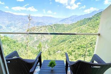 酒店 Pinerock Resort, Mussoorie ! Luxury Rooms ! Mountain View ! Open Terrace ! Cafe