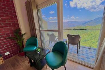 酒店 Pinerock Resort, Mussoorie ! Luxury Rooms ! Mountain View ! Open Terrace ! Cafe