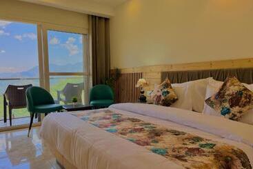 酒店 Pinerock Resort, Mussoorie ! Luxury Rooms ! Mountain View ! Open Terrace ! Cafe