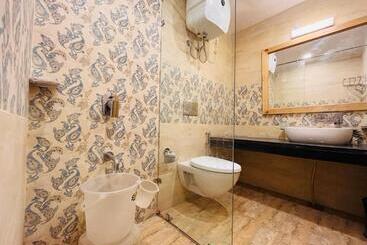 酒店 Pinerock Resort, Mussoorie ! Luxury Rooms ! Mountain View ! Open Terrace ! Cafe