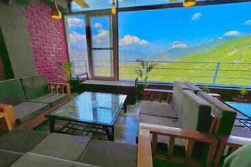 酒店 Pinerock Resort, Mussoorie ! Luxury Rooms ! Mountain View ! Open Terrace ! Cafe