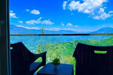 酒店 Pinerock Resort, Mussoorie ! Luxury Rooms ! Mountain View ! Open Terrace ! Cafe