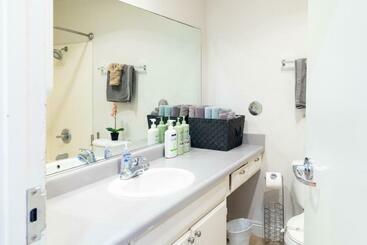 هتل Greely Gaslamp Loft W Parking & 4 Beds #301