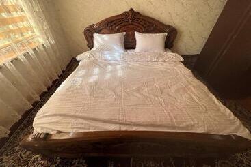 پانسیون Family Guest House Seven