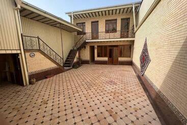 پانسیون Family Guest House Seven