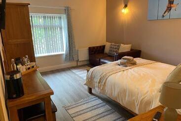 تختخواب و صبحانه The Cottage Inn