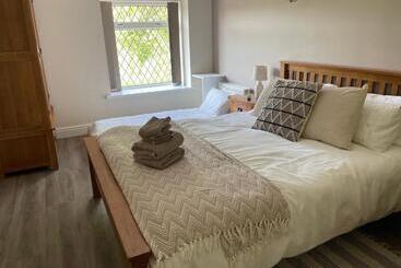 تختخواب و صبحانه The Cottage Inn