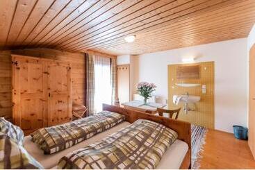 هتل Ferienwohnung Hartlgut