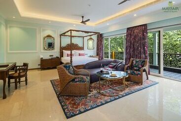 هتل Mayfair Spring Valley Resort Guwahati