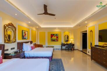 هتل Mayfair Spring Valley Resort Guwahati