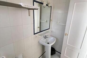 پانسیون Hostal Carlos Iii