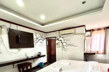 هتل Domon Riverside