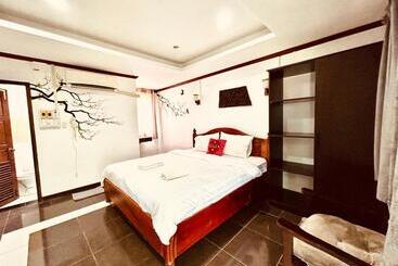 هتل Domon Riverside