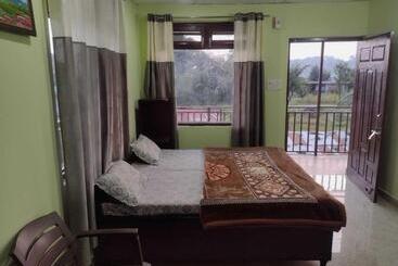 هتل Oyo 81211 Ss Guest House