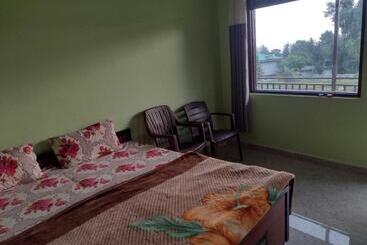 هتل Oyo 81211 Ss Guest House