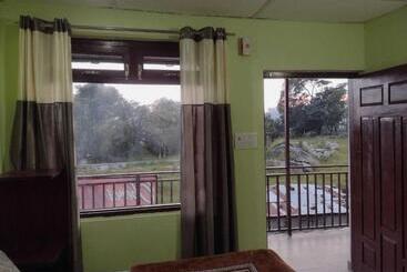 هتل Oyo 81211 Ss Guest House