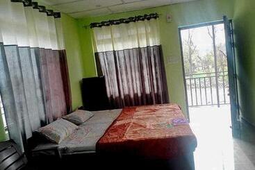 هتل Oyo 81211 Ss Guest House