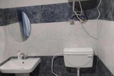 هتل Oyo 81211 Ss Guest House