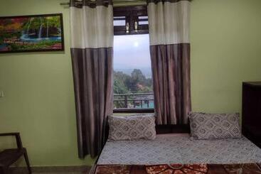 هتل Oyo 81211 Ss Guest House