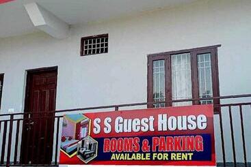 هتل Oyo 81211 Ss Guest House